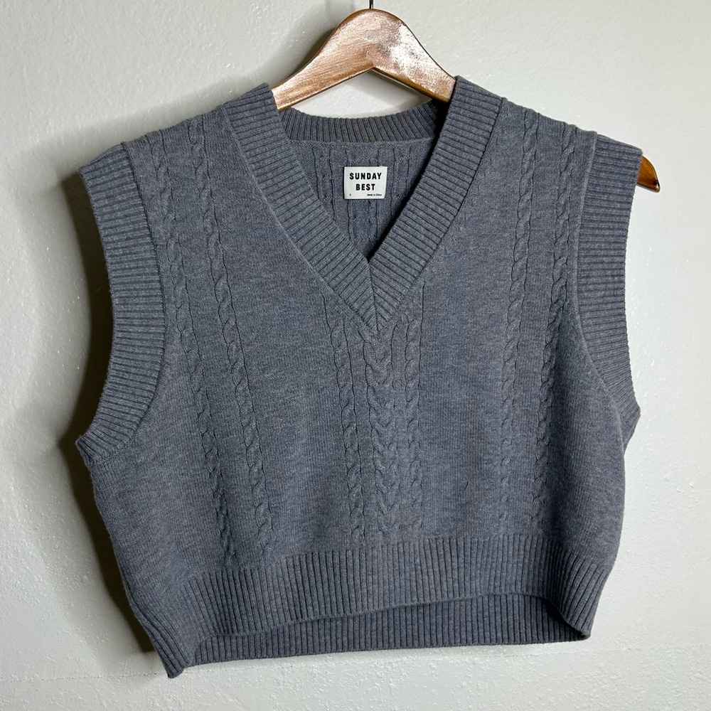 Aritzia Sunday Best Cable Knit V-Neck Sweater Vest in Charcoal Gray